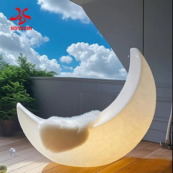 HOYECHI Factory Large Illuminated Moon Shape Motif Light For Beach And Commercial Place Decoration